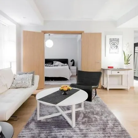 Cozy In A Residential Area Of Apartman